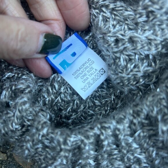 Dorfman Milano  Heather Gray Beaded Slouchy Knit Beanie - Picture 3 of 9